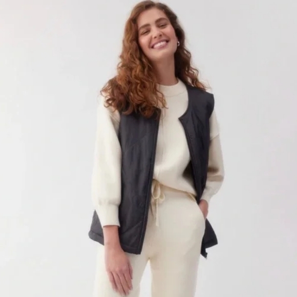 NWT SOCIALITE Quilted Lightweight Black Vest, Zipper Closure, Size L/XL - Picture 2 of 16